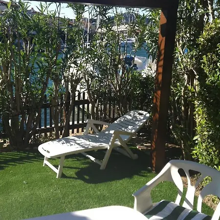 Appartement Avec Amarrage Et Jardin * Grimaud